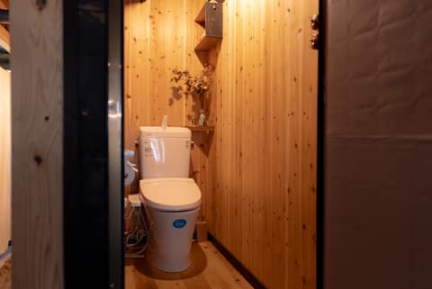 Private toilet (on the 1st floor)
